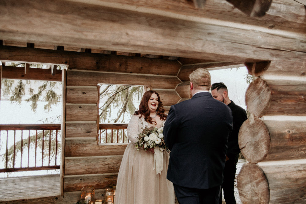 REAL WEDDING | Intimate and Romantic Elopement Style Lake Wedding in Canada | Dani Photography | Pretty Pear Bride