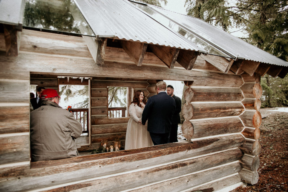 REAL WEDDING | Intimate and Romantic Elopement Style Lake Wedding in Canada | Dani Photography | Pretty Pear Bride