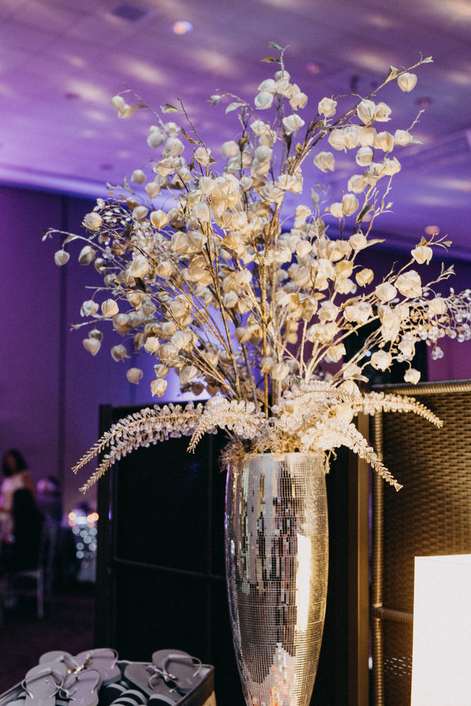 REAL WEDDING | Glitzy Glam + Starry Night in Illinois |Candace Sims Photography | Pretty Pear Bride