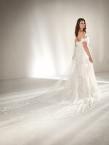 Plus Size Wedding Dress Designer | Pronovias | Pretty Pear Bride
