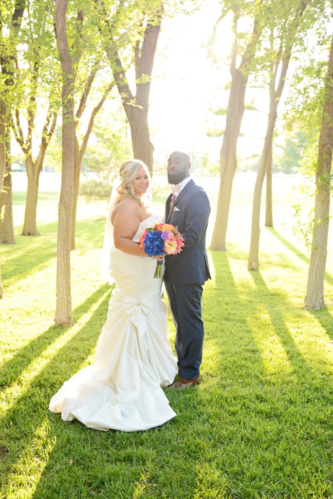 REAL WEDDING - Navy and Gray Wedding Midwest Wedding // Kalee Isenhour Photography | Pretty Pear Bride