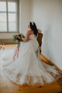 STYLED SHOOT |Dreamy and Modern Inspirational Shoot in Germany | Herzschrift Photography | Pretty Pear Bride
