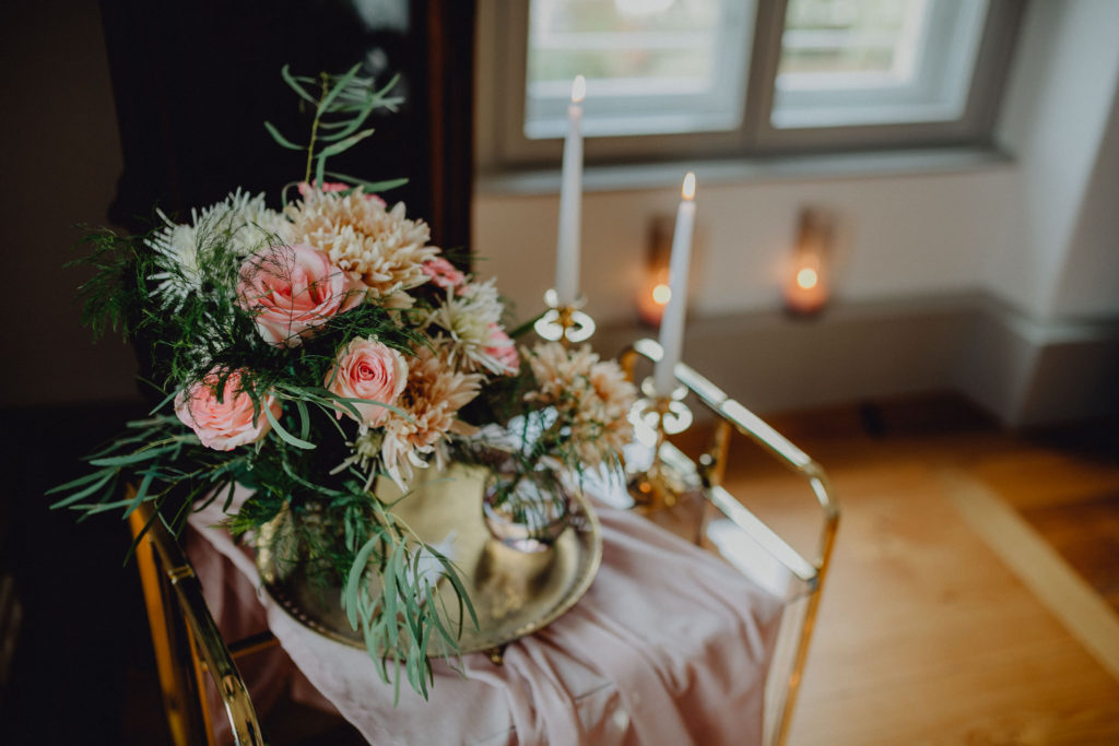STYLED SHOOT |Dreamy and Modern Inspirational Shoot in Germany | Herzschrift Photography | Pretty Pear Bride 