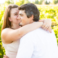 ENGAGEMENT | Blush & Gold Colorado Vineyard Engagement | Lucy Schultz Photography | Pretty Pear Bride