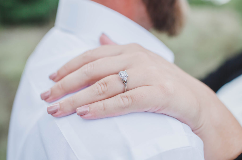 ENGAGEMENT |Outdoor Engagement Session in Texas Nature Preserve | Pretty Pear Bride