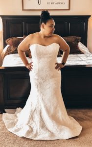 PLANNING | Top 10 Tips to Try On Your Plus Size Wedding Dress at Home | Pretty Pear Bride
