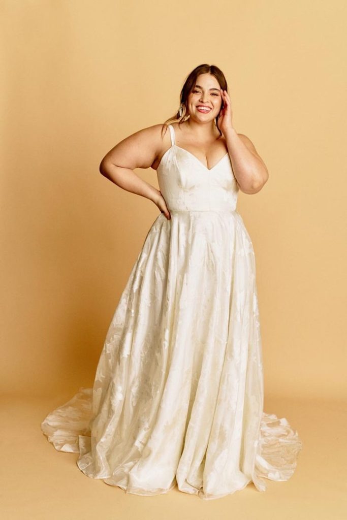 plus size bride, halseene, plus size wedding dress, 