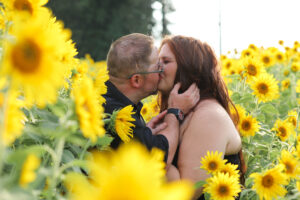 ENGAGEMENT | From Football to Sunflowers | Harlow's Photography | Pretty Pear Bride