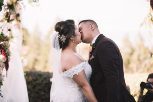 Real Wedding | Fall Wedding in the Bay Area With A Modern Look and Rustic Feel |Encarnacion Photography | Pretty Pear Bride
