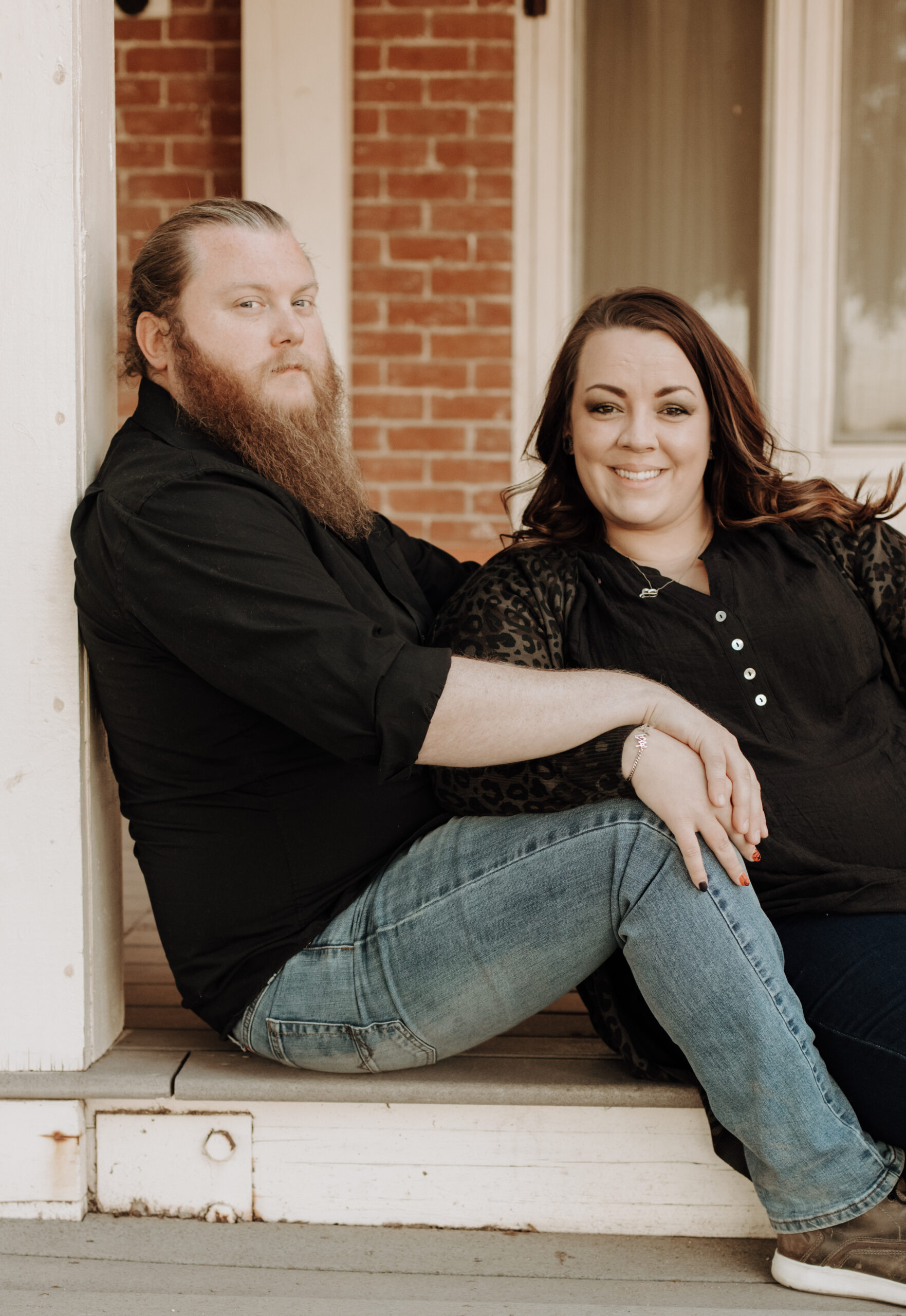 Plus Size Engagement | Victorian Vibe Engagement Session | Megan Decker Photography | Pretty Pear Bride