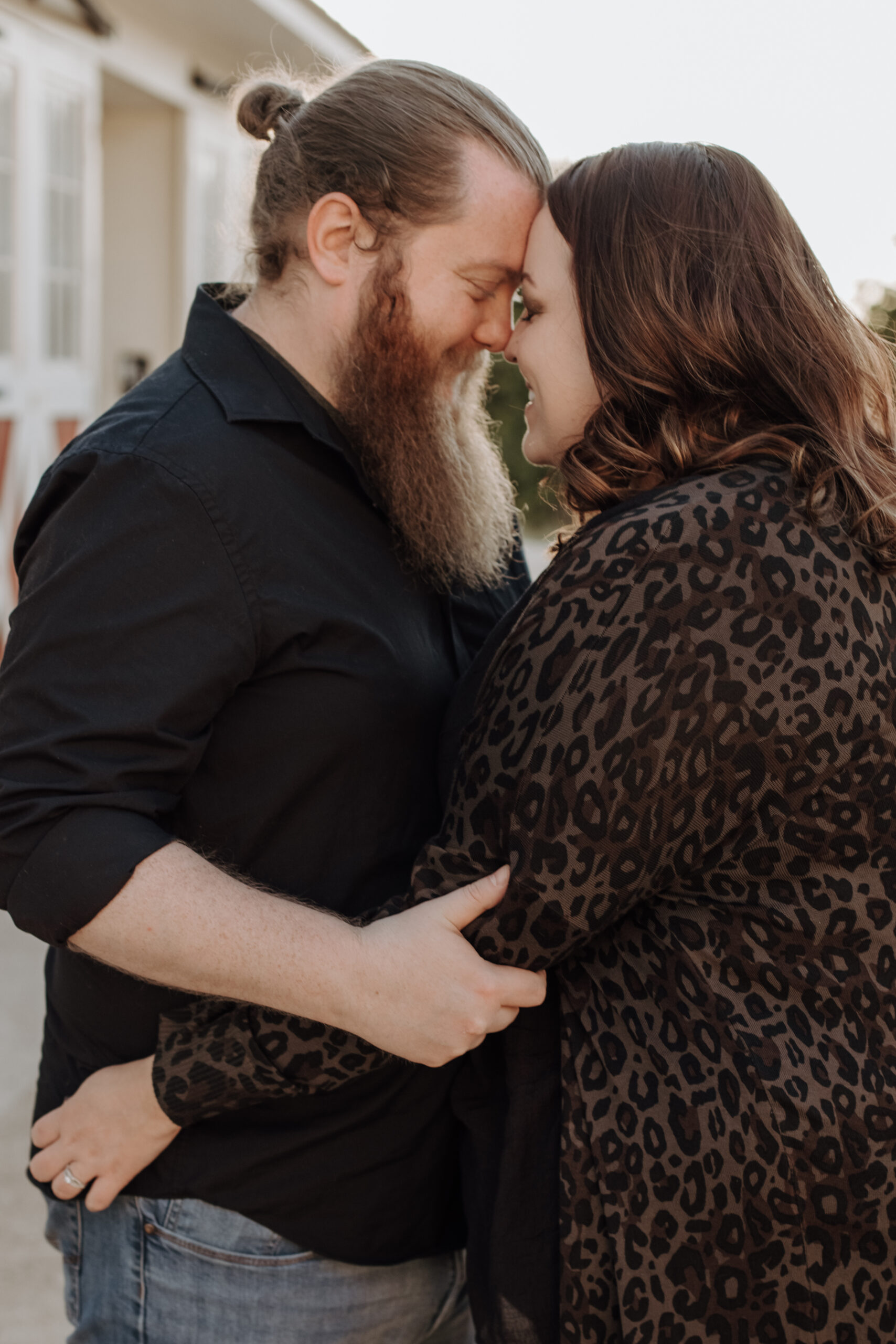 Plus Size Engagement | Victorian Vibe Engagement Session | Megan Decker Photography | Pretty Pear Bride