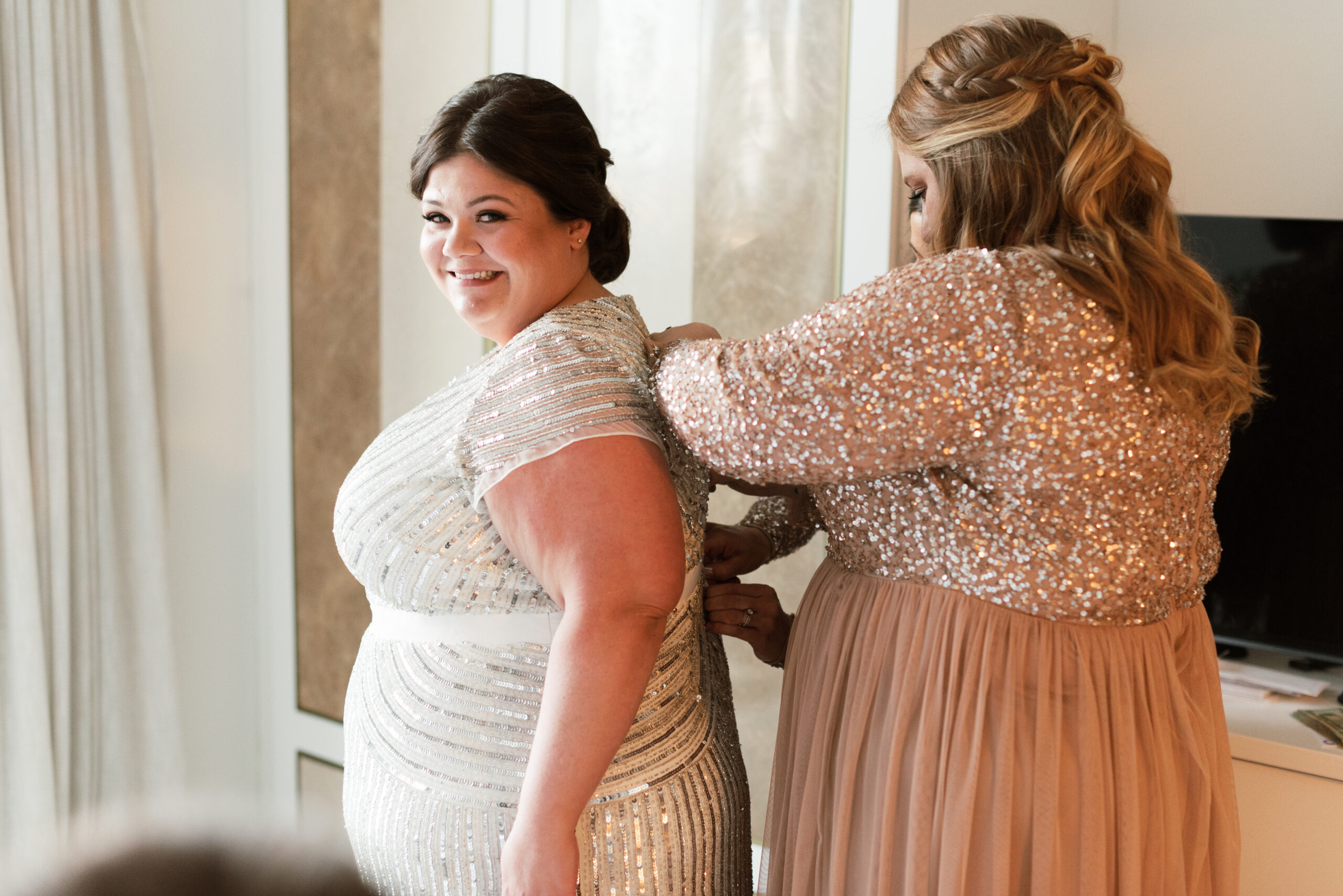 Glam and Sophisticated Denver Wedding at Halcyon Hotel | Pretty Pear Bride