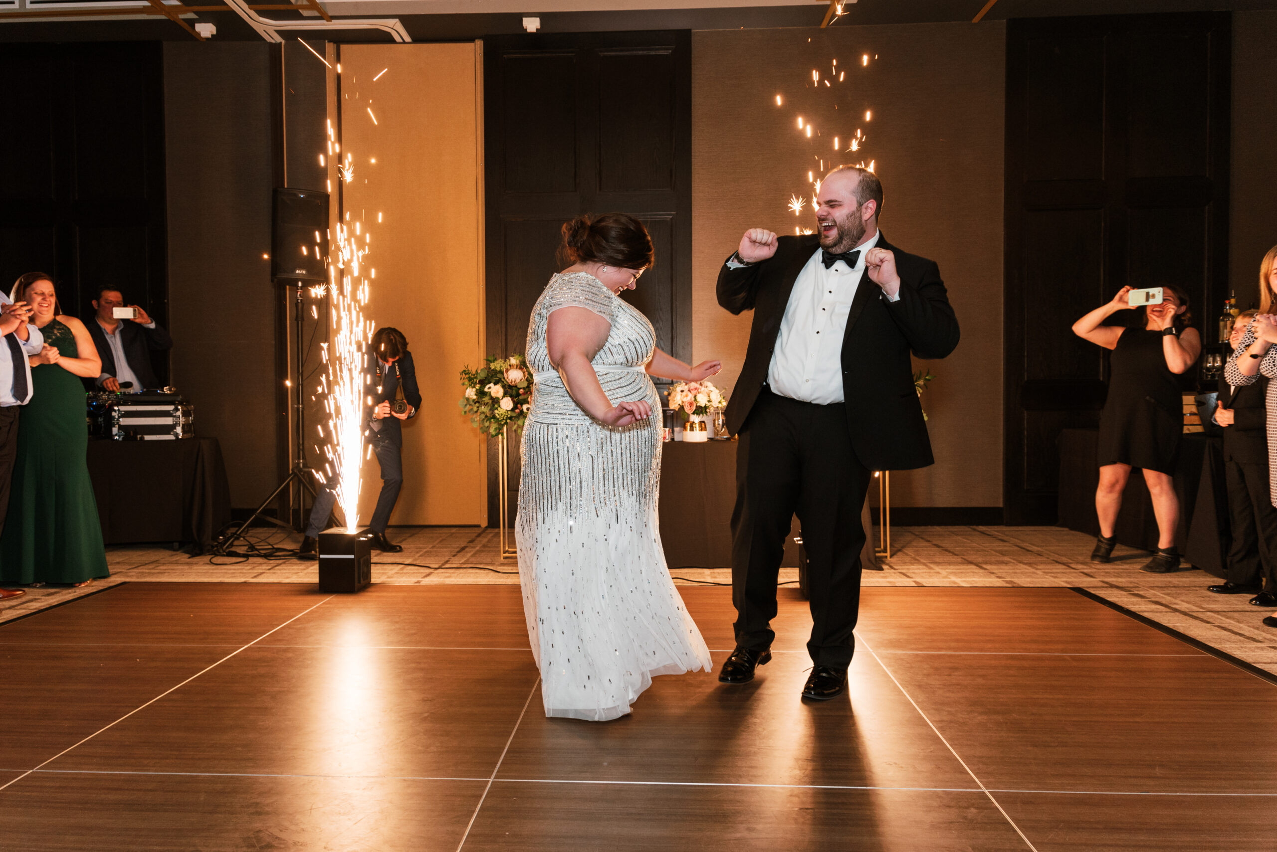 Glam and Sophisticated Denver Wedding at Halcyon Hotel | Pretty Pear Bride