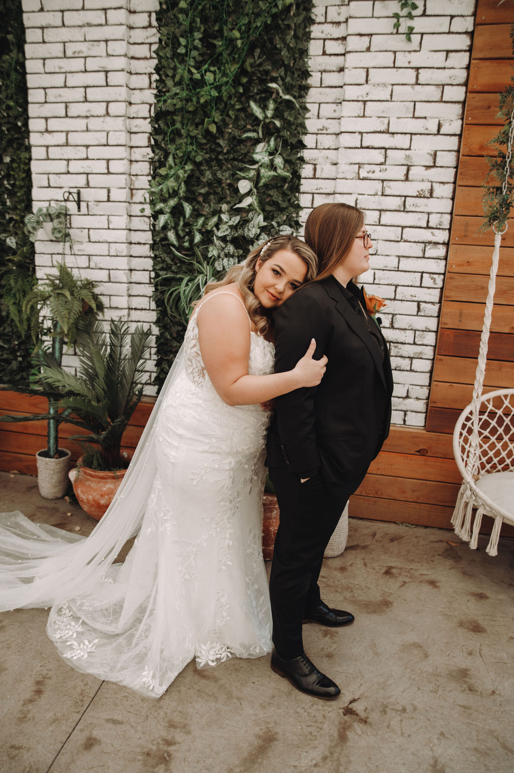 Boho Details Meet Amazing Florals in St. Louis Wedding | Pretty Pear Bride