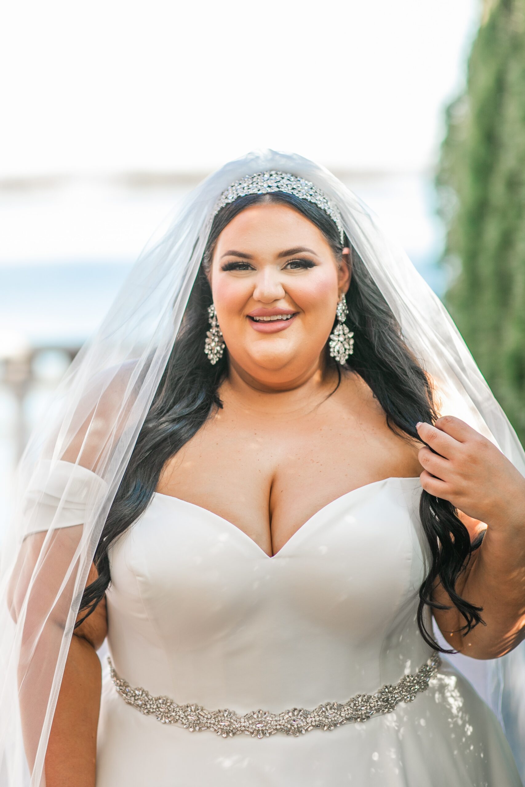 Timeless Plus Size Black and White New York Wedding | Pretty Pear Bride