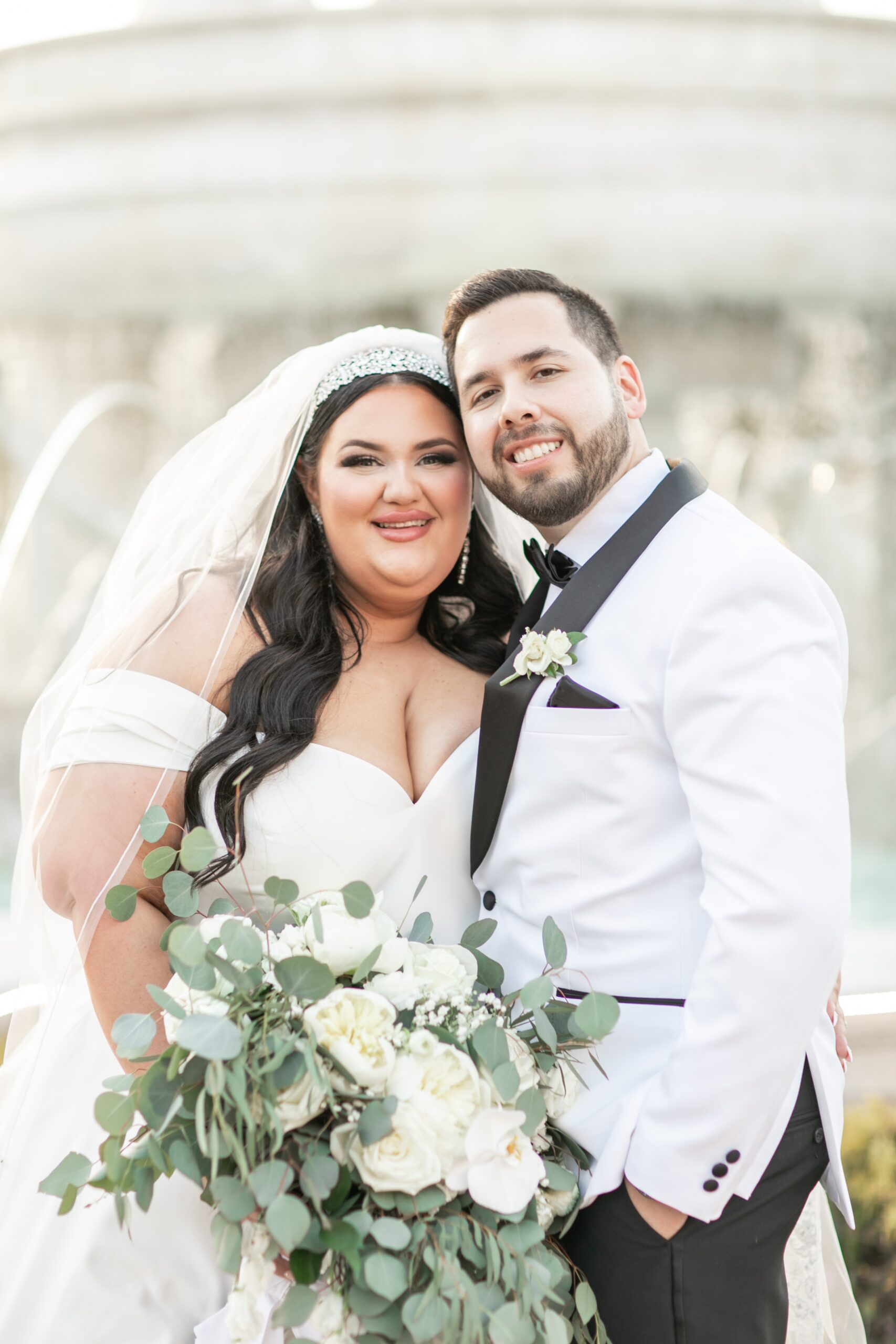 Timeless Plus Size Black and White New York Wedding | Pretty Pear Bride