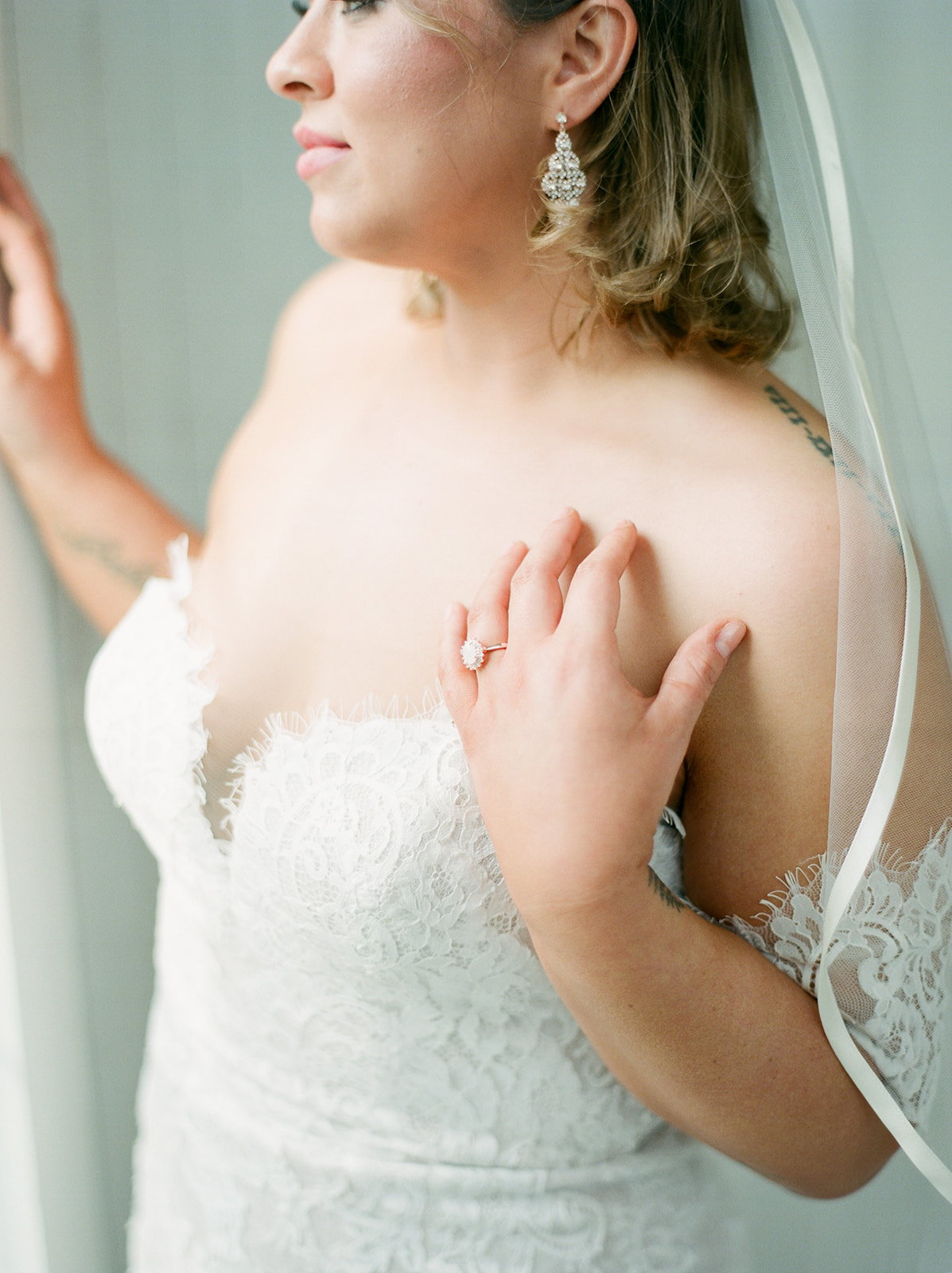 Golden Afternoon Plus Size Bride Wedding Inspiration | Pretty Pear Bride