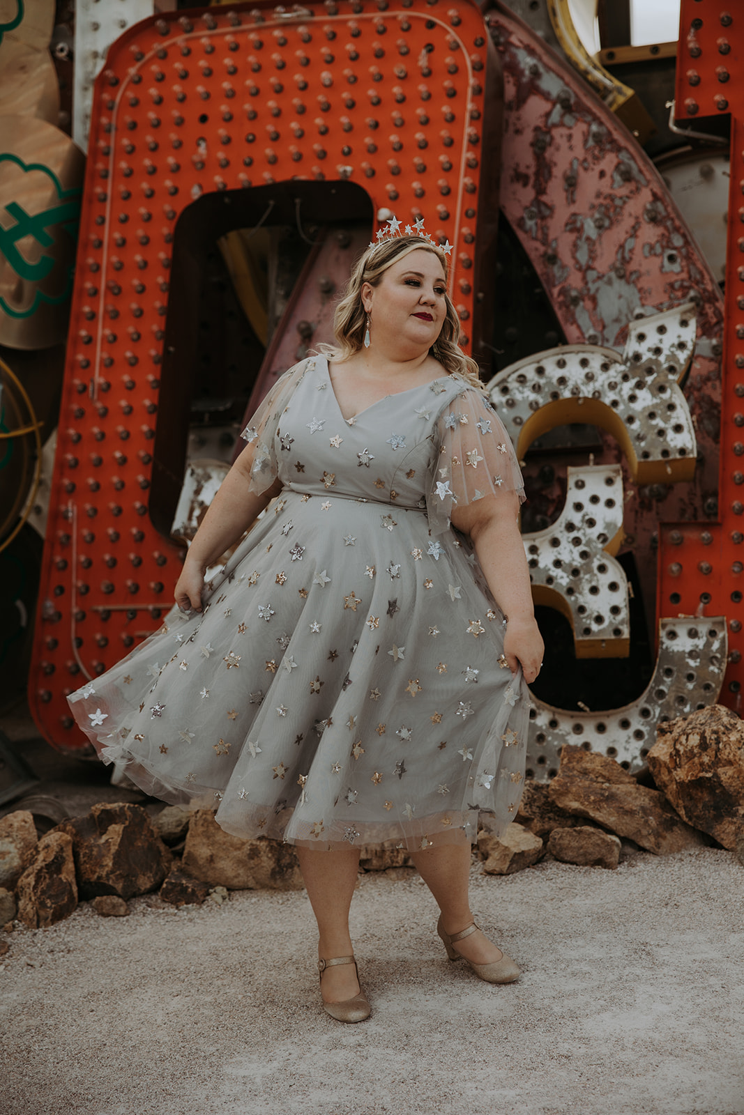 vegas wedding, vegas elopement, plus size bride,