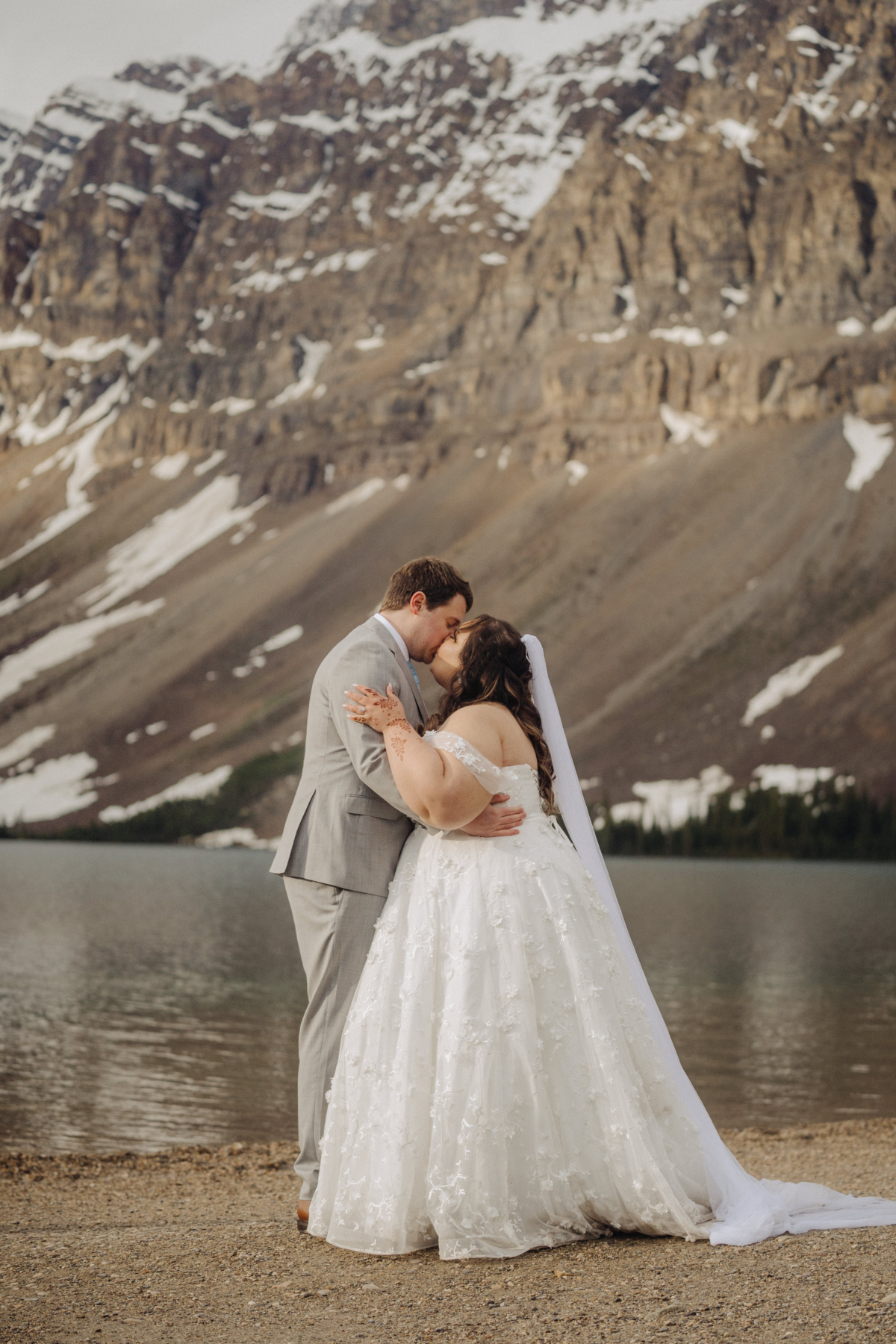 plus size bride
