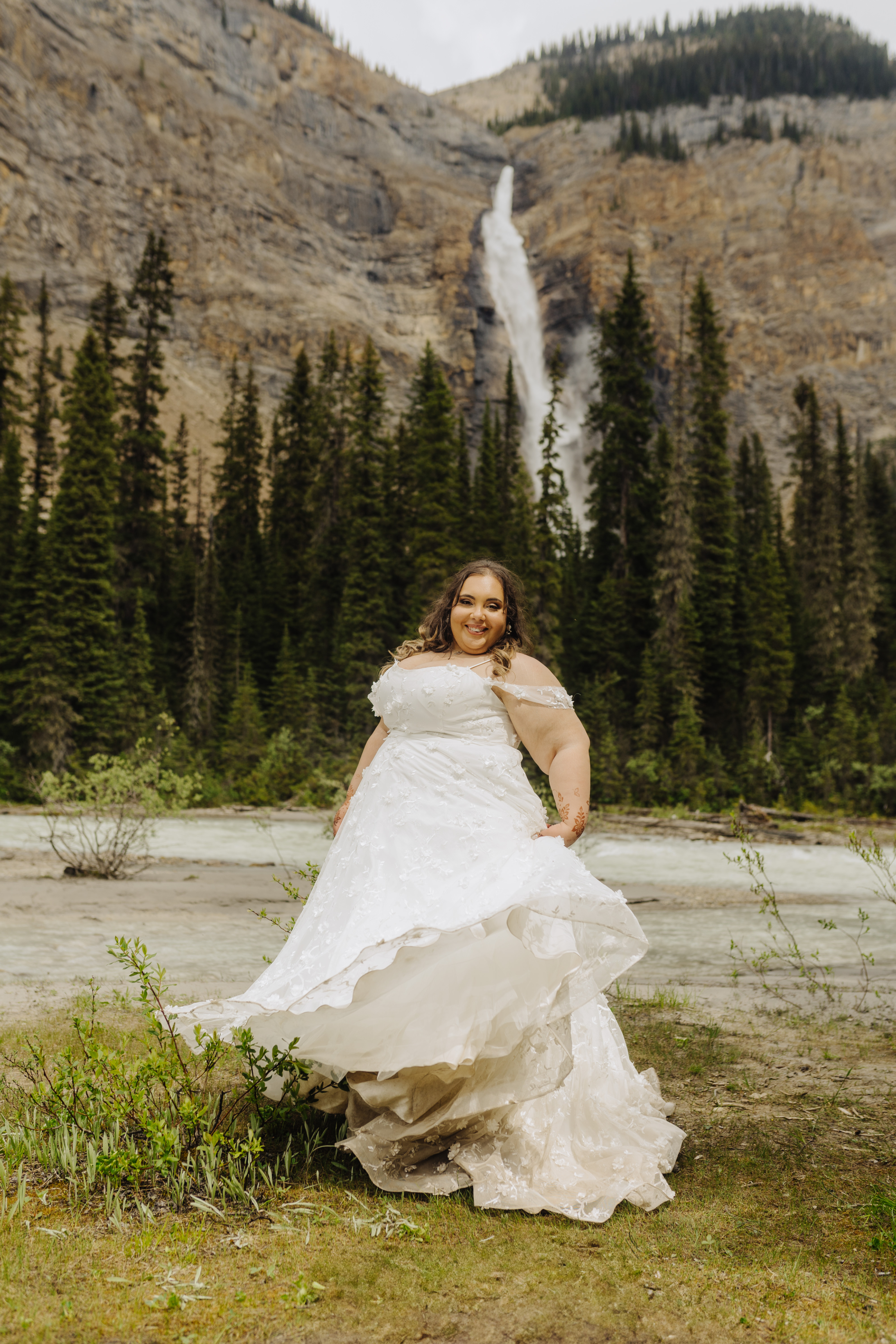 plus size bride
